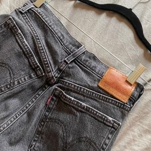 Levi’s black high waisted jeans